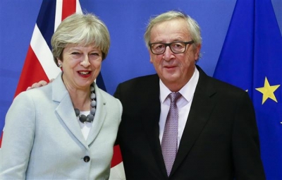 ▲테리사 메이 영국 총리(왼쪽)과  장클로드 융커 유럽연합(EU) 집행위원장. 브뤼셀/EPA연합뉴스