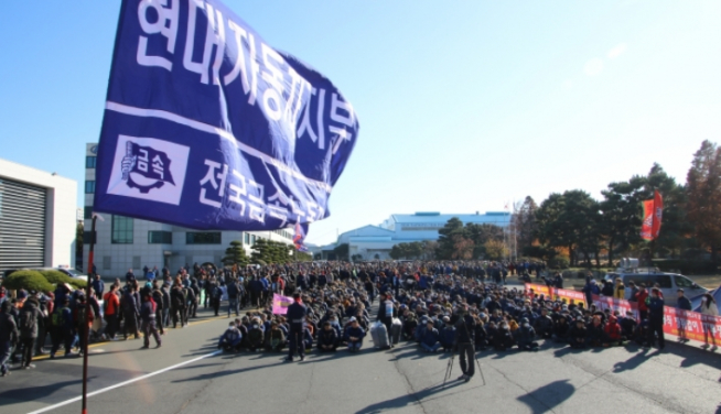 ▲현대차 노조가 11일째 부분파업에 돌입했다. 사진은 지난 5일 울산공장 조합원 결의대회 모습. (사진제공=금속노조 현대차지부 )