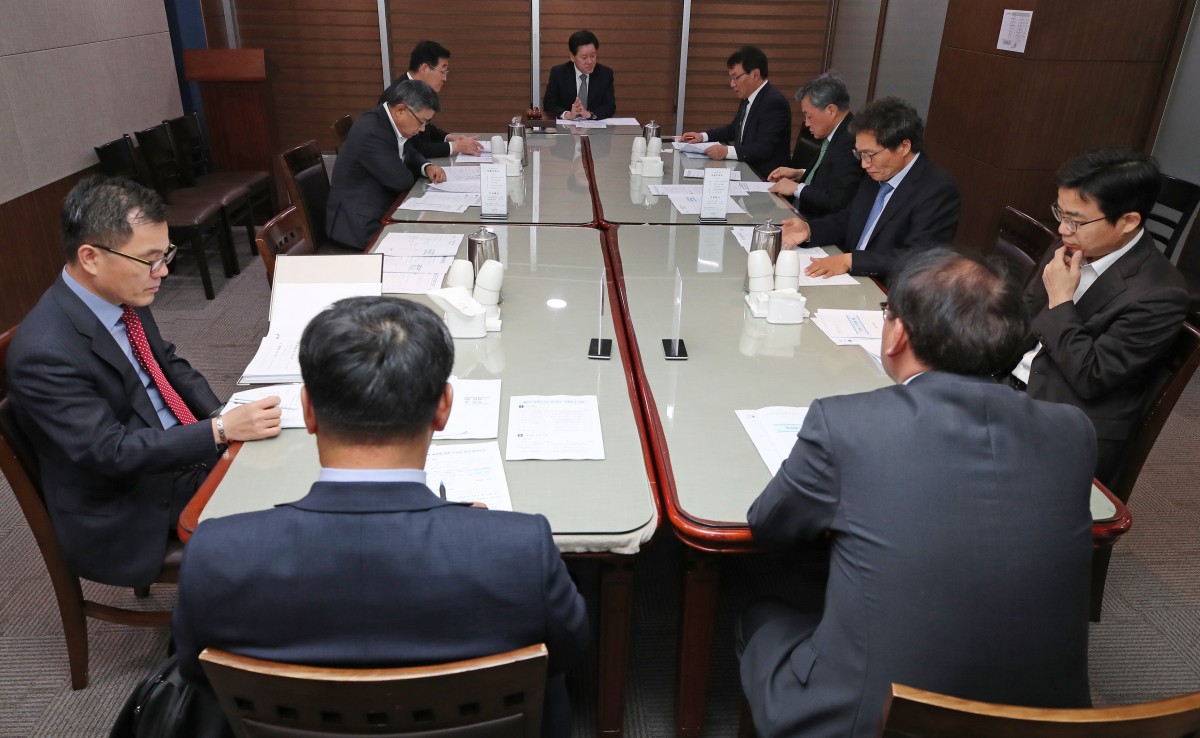 ▲주승용 물관리일원화 협의체 위원장 주재로 25일 오전 국회 의원회관에서 3차 회의가 진행되고 있다. (연합뉴스)