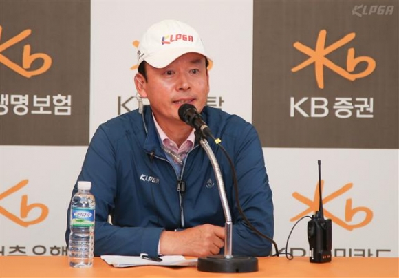 ▲KLPGA 새 경기위원장으로 선임된 최진하 전 경기위원장. 사진=KLPGA 박준석포토