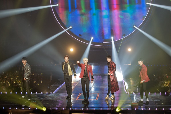 ▲보이그룹 하이라이트(사진=어라운드어스)