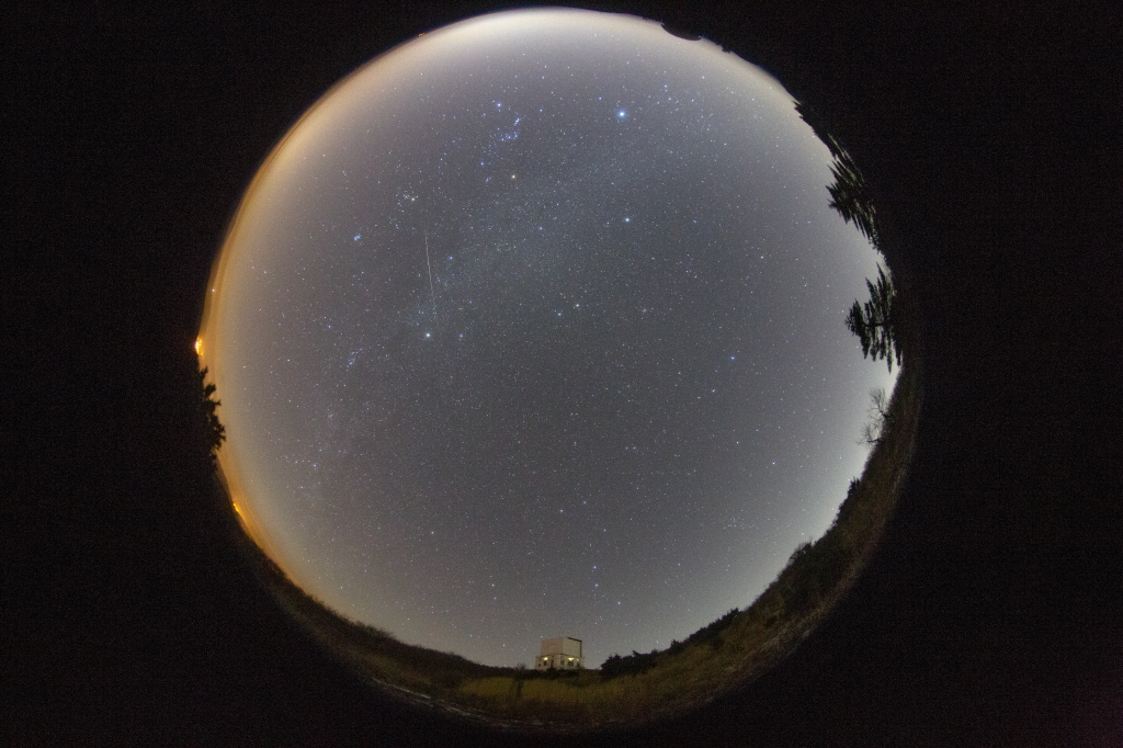 ▲2017년 1월 3일 보현산 천문대에서 전영범 박사가 촬영한 '사분의자리 유성우' 모습.(사진제공=한국천문연구원)