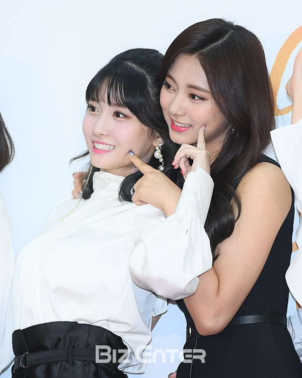 ▲트와이스 사나, 쯔위(사진=고아라 기자 iknow@)