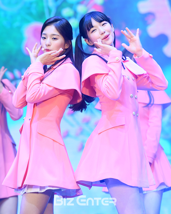 ▲프로미스나인 이나경, 백지현(사진=고아라 기자 iknow@)