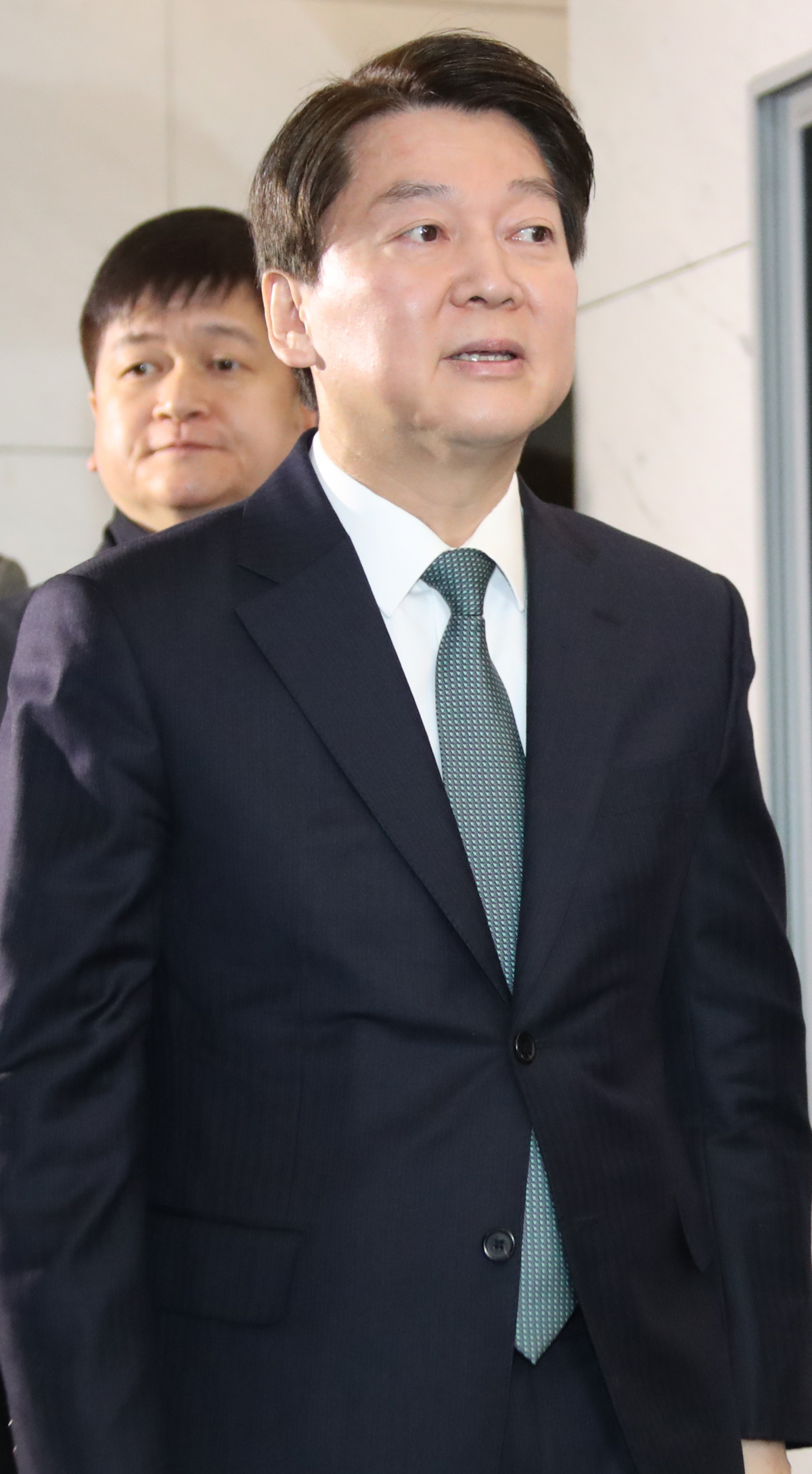 ▲국민의당 안철수 대표가 28일 여의도 당사에서 열린 당무위원회에 참석하기 위해 당사에 들어서고 있다. (연합뉴스)