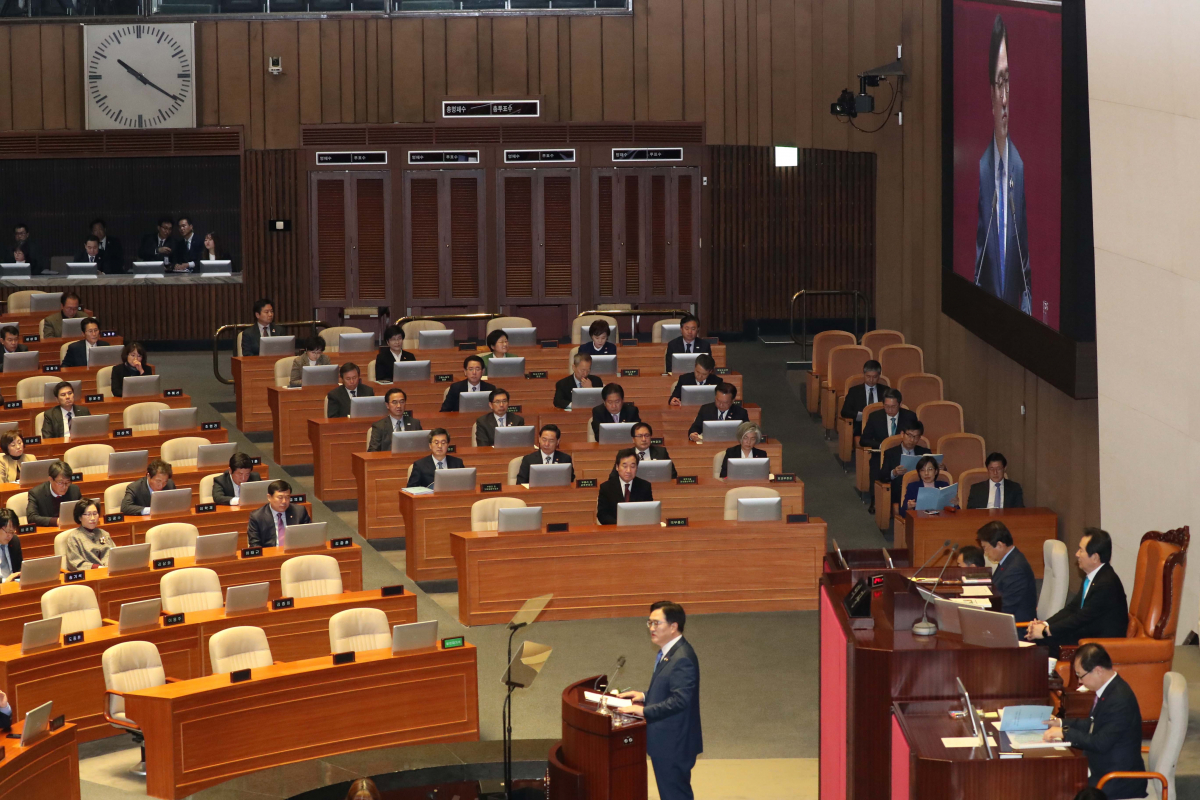 ▲더불어민주당 우원식 원내대표가 31일 국회 본회의에서 교섭단체 대표연설을 하고 있다.(연합뉴스)