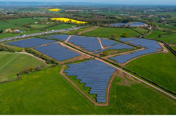 ▲한화큐셀의 영국 케임브리지 태양광 발전소는 한화그룹의 유럽 태양광 시장 진출 교두보 역할을 하고 있다.  사진제공 한화