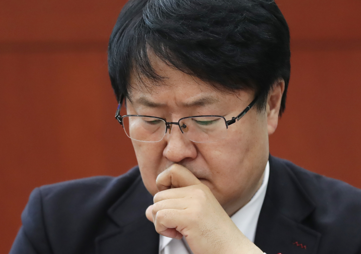 ▲국민의당 송기석 의원이 30일 오전 국회에서 열린 원내대책회의에서 김동철 원내대표의 발언을 듣고 있다. (연합뉴스)