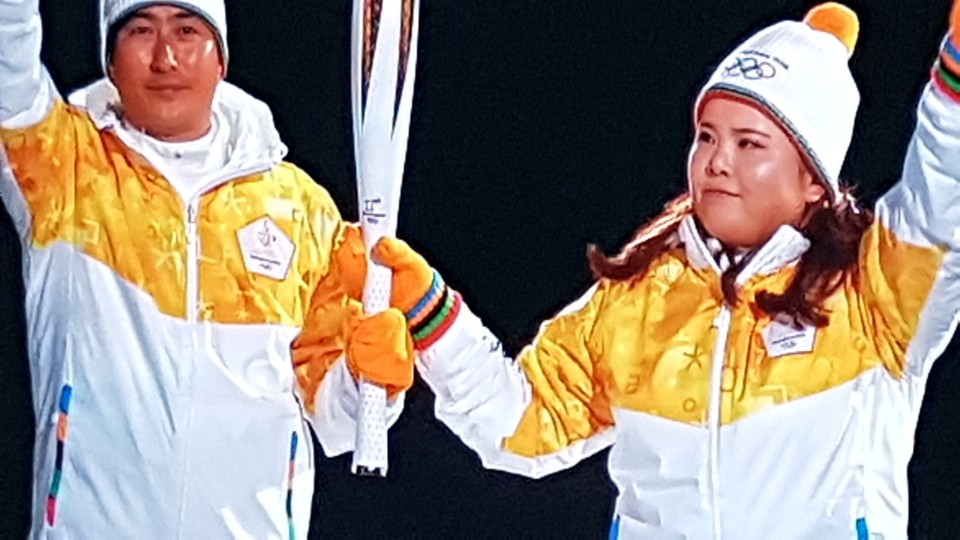 ▲성화 점화 주자로 나선 박인비와 안정환(왼쪽)(사진=KBS TV 쵤영)