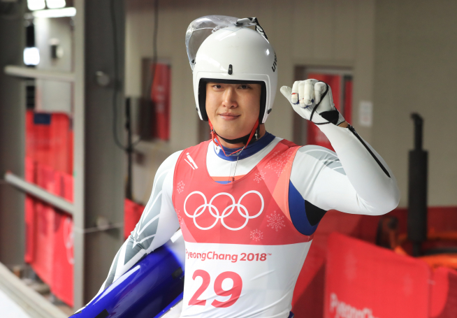 ▲11일 강원도 평창군 슬라이딩 센터에서 열린 루지 남자 싱글 런3 경기에서 대한민국의 임남규가 경기를 마치고 포즈를 취하고 있다.(연합뉴스)