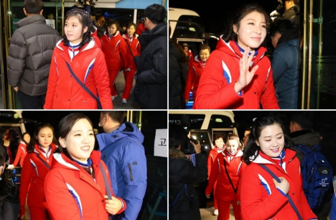 ▲북한 응원단이 방남 7일째 공식 응원일정 대신 강릉 경포대와 오죽헌 등 외부 나들이에 나선다. 사진은 아이스하키 단일팀 응원 당일 이들의 모습. (연합뉴스)