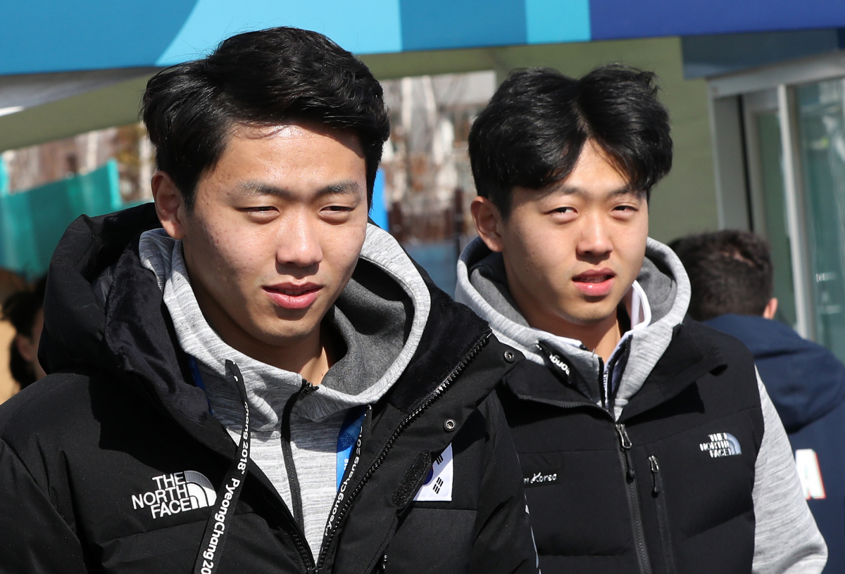 ▲'2018 평창 동계올림픽'에서 컬링 믹스더블에 출전한 이기정(왼쪽)과 남자 대표팀으로 출전한 이기복.(연합뉴스)