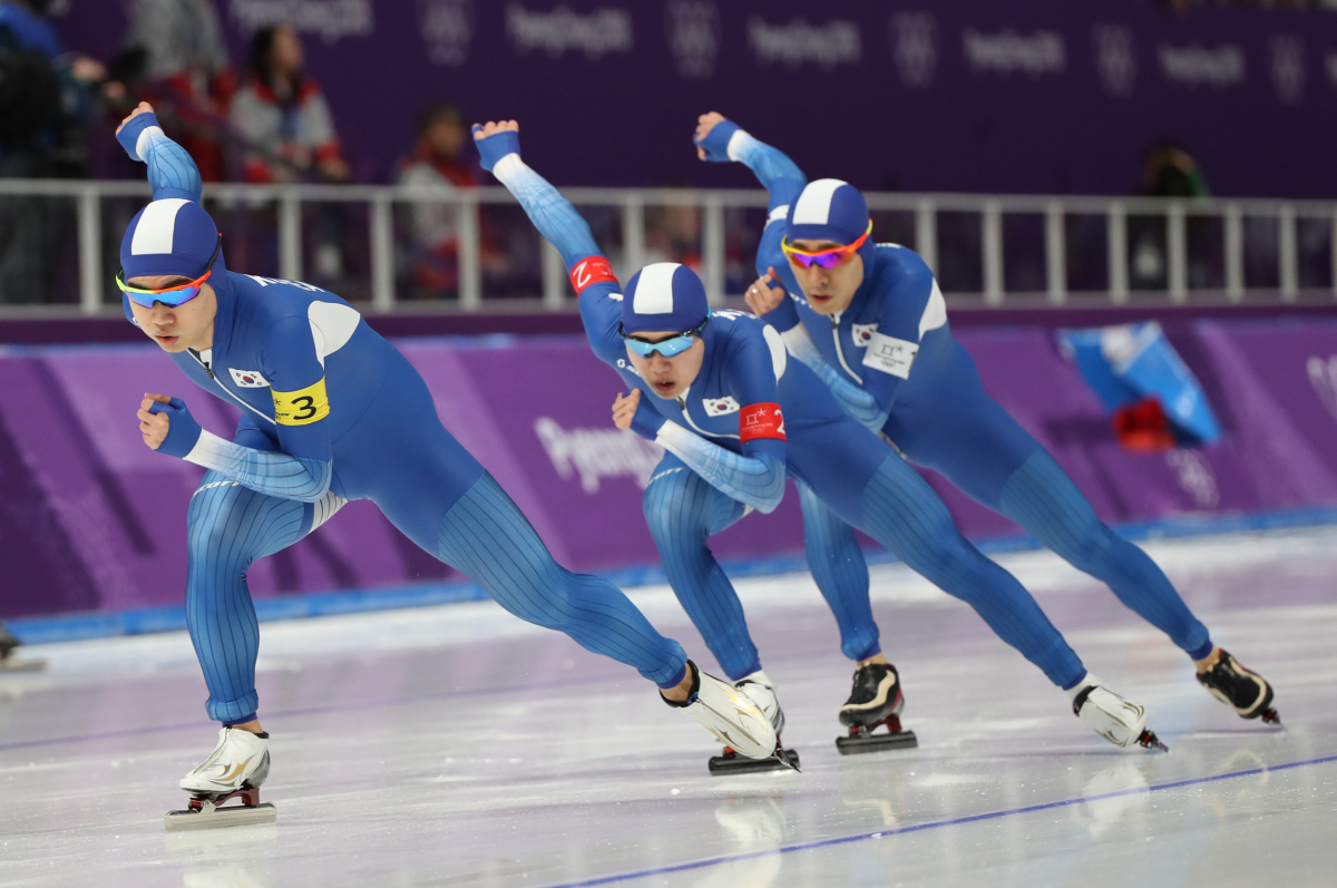 ▲질주하는 남자 팀추월 대표팀.(연합뉴스)