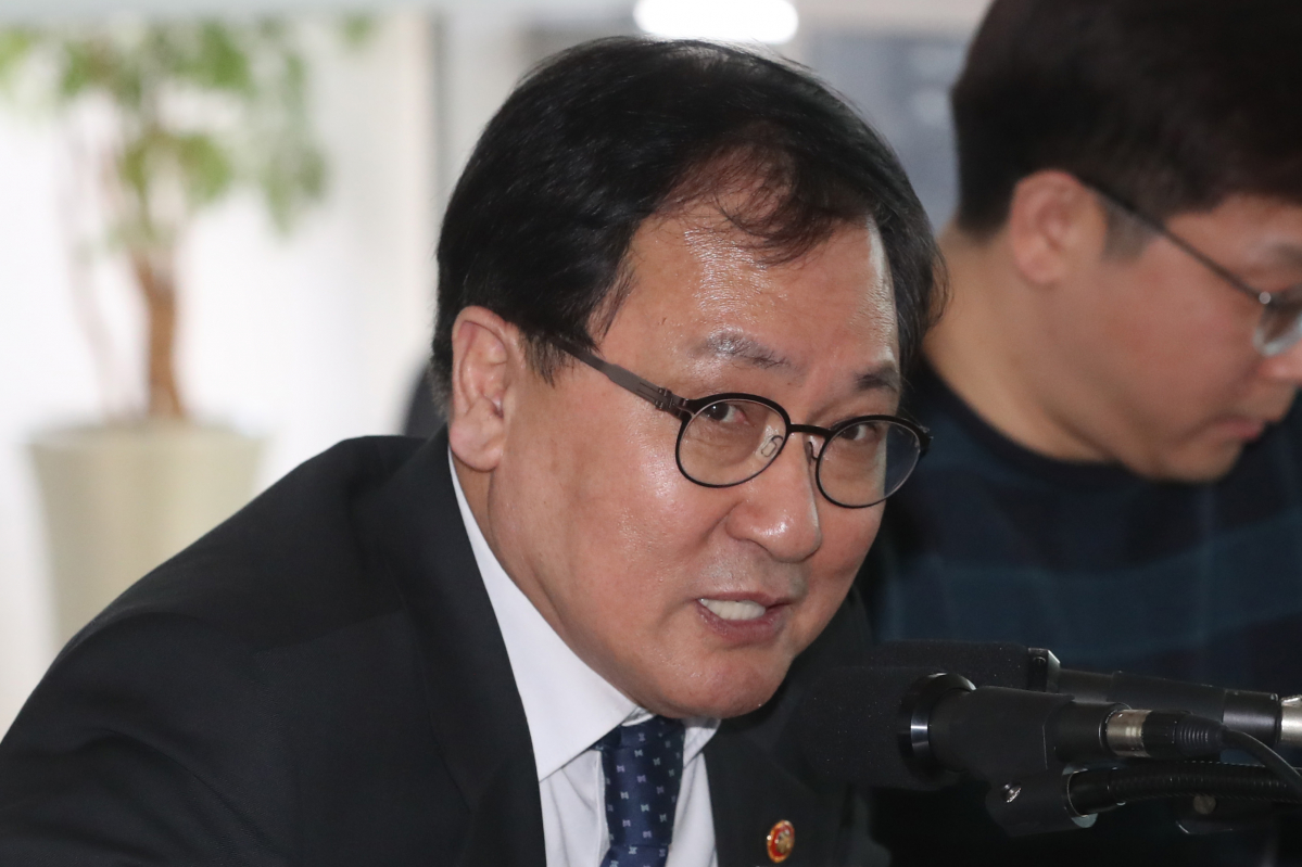 ▲유영민 과학기술정보통신부 장관이 13일 오후 서울 강남구 D2 스타트업팩토리에서 열린 인터넷 산업 규제 혁신 간담회에 참석해 인사말을 하고 있다.(연합뉴스)