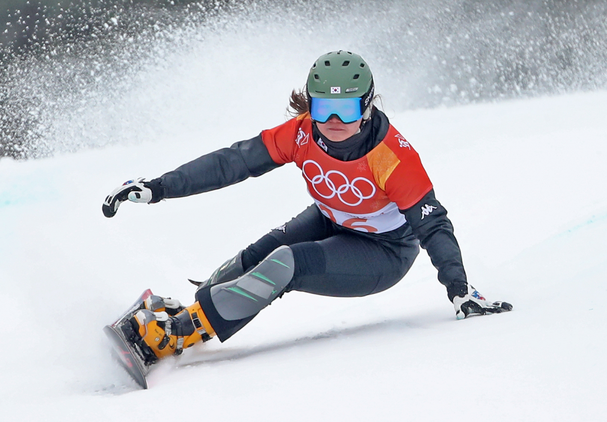▲정해림이 24일 강원 평창 휘닉스 스노경기장에서 열린 '2018 평창 동계올림픽' 여자 스노보드 평행대회전에서 레이스를 펼치고 있다.(연합뉴스)