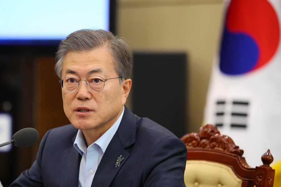 ▲문재인 대통령이 12일 오후 청와대에서 열린 수석보좌관 회의에서 최근 남북관계 발전과 관련한 발언을 하고 있다.(연합뉴스)