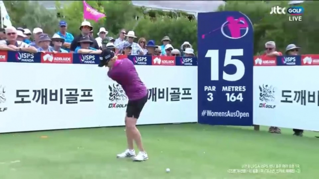 ▲미국여자프로골프(LPGA)투어 ISPS 한다 호주여자오픈에 등장한 도깨비골프 광고판. 외국인들이 갤러리로 나선 가운데 한글로 쓴 글자가 인상적이다.