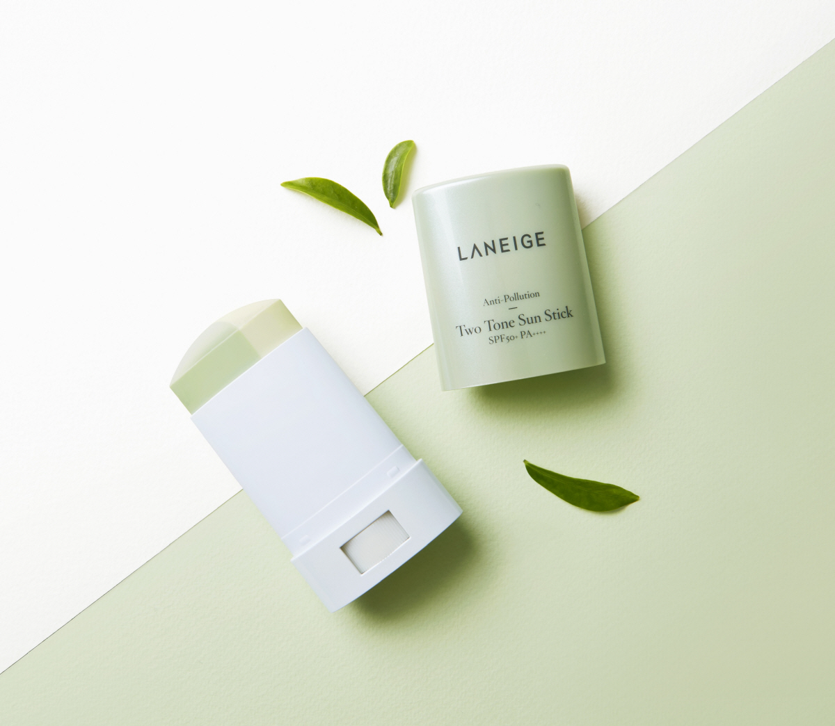 ▲라네즈 안티폴루션투톤선스틱(사진제공=라네즈)