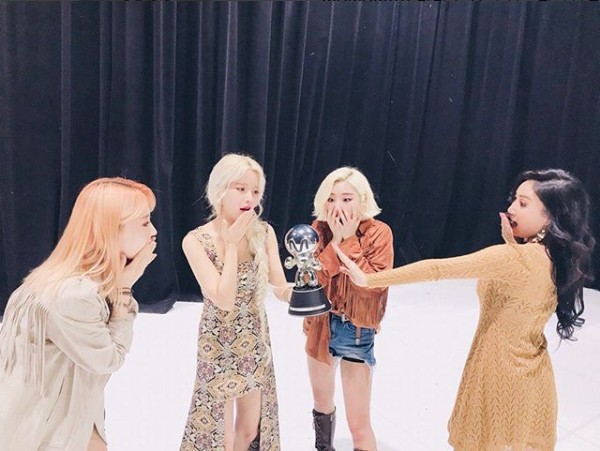 (출처=마마무 공식SNS)