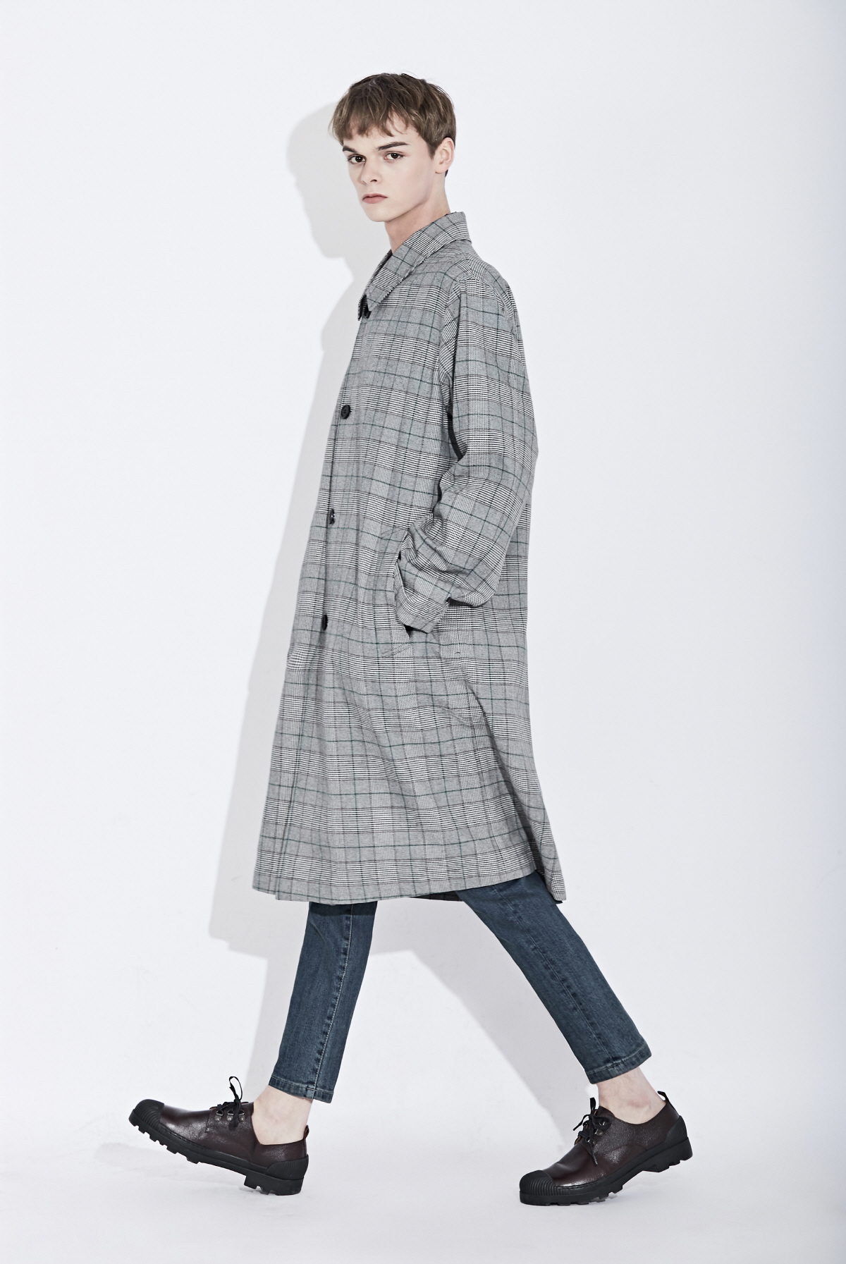 ▲커스텀멜로우 트렌치코트 (사진제공=코오롱FnC)