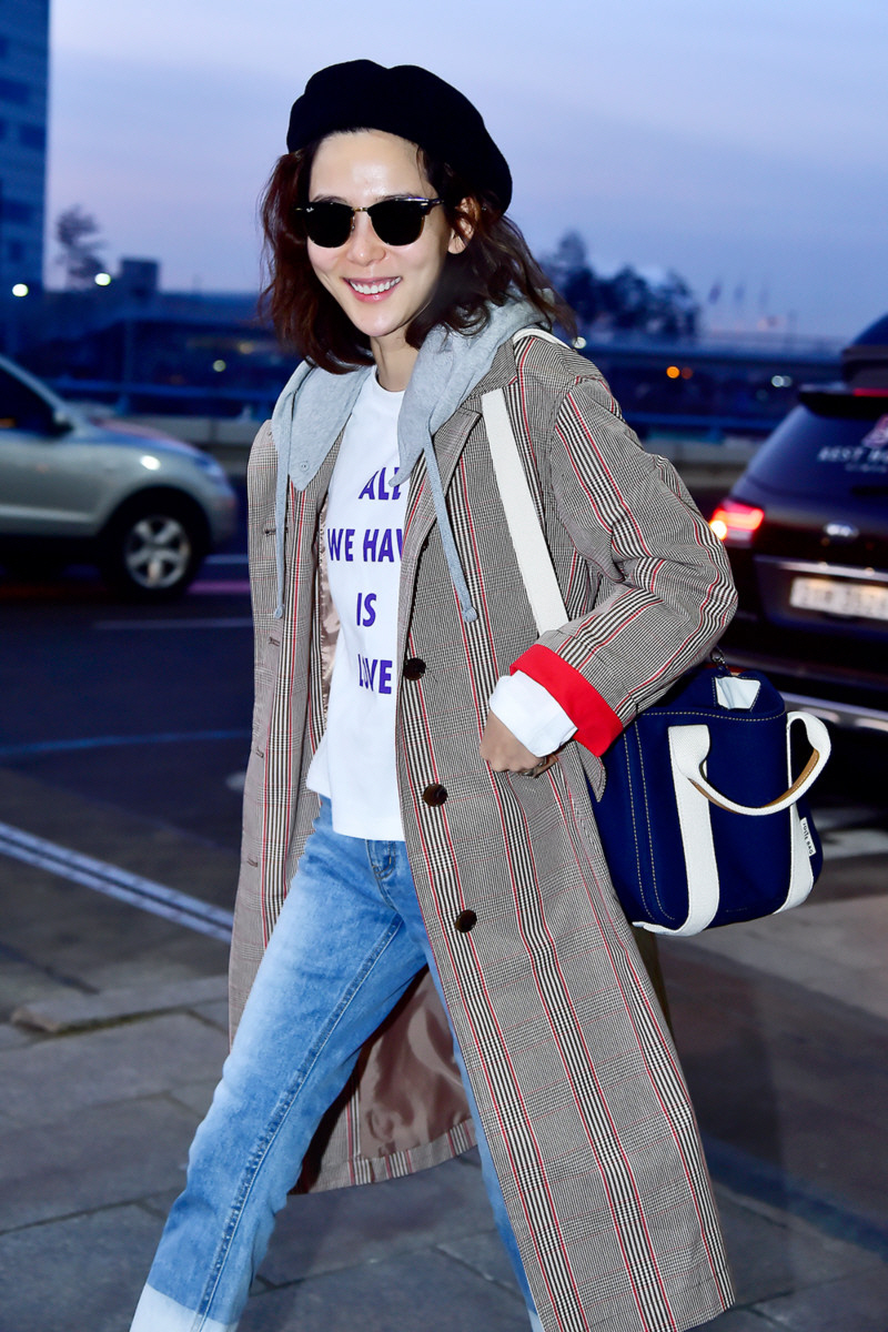 ▲앳코너 모델로 활동 중인 김나영  공항패션 사진(사진제공=LF)