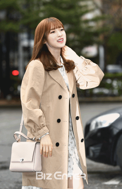 ▲오마이걸 반하나 아린(사진=고아라 기자 iknow@)