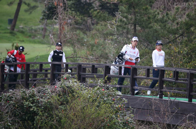 ▲이정은6과 최혜진(왼쪽)(사진=KLPGA 박준석 포토)