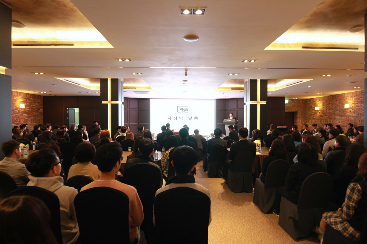 ▲조용준 대표이사가 고암홀에서 동구바이오제약의 미래 전략에 대해 발표하고 있다. (동구바이오제약)