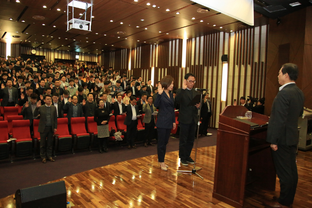 ▲롯데홈쇼핑의 ‘방송 심의 자율 준수 선포식’ 모습. 사진제공 롯데홈쇼핑