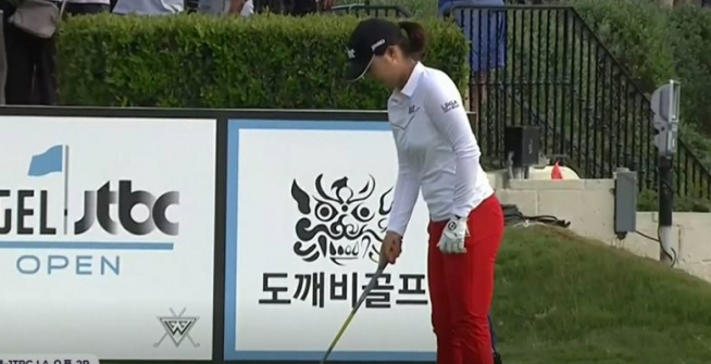 ▲고진영이 티샷을 준비하고 있다.