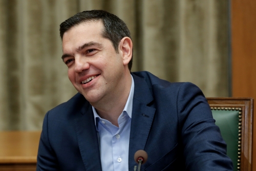▲알렉스 치프라스 그리스 총리가 3일(현지시간) 내각 회의에 참석해 미소짓고 있다. 아테네/로이터연합뉴스