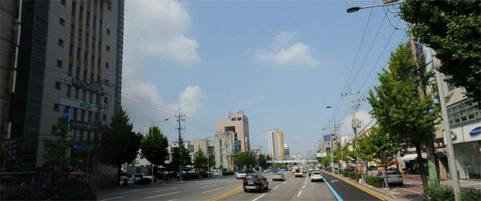 ▲사고가 난 광주 쌍촌동 9차선 도로 부근 모습.(출처=다음 로드뷰)