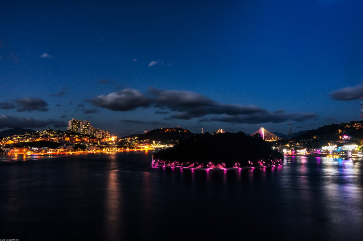 ▲여수 거북선대교. 사진제공=인터파크투어