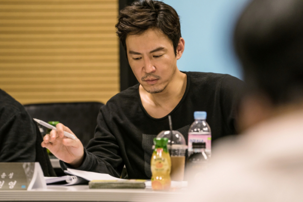 ▲배우 최원영(사진=사람엔터테인먼트)