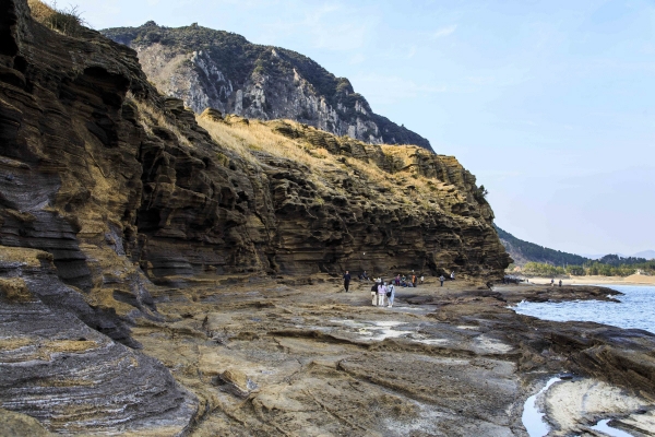 ▲제주에서 가장 오래된 화산지형인 용머리해안(사진제공=한국관광공사)