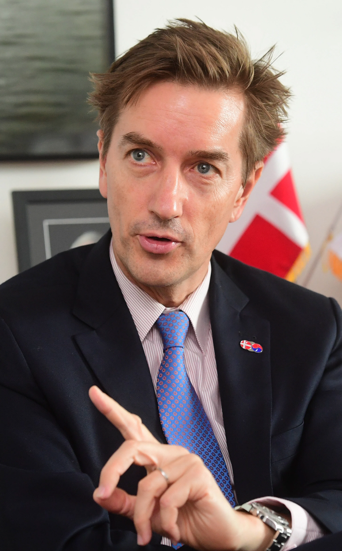 ▲토마스 리만 주한 덴마크 대사는 “한국인의 노동 시간과 업무 강도가 세계 최고 수준”이라며 “덴마크인들이 일과 삶의 균형을 통해 안정적인 생활을 할 수 있는 데에는 강력한 사회보장제도가 바탕이 되고 있다”고 말했다. 고이란 기자 photoeran@