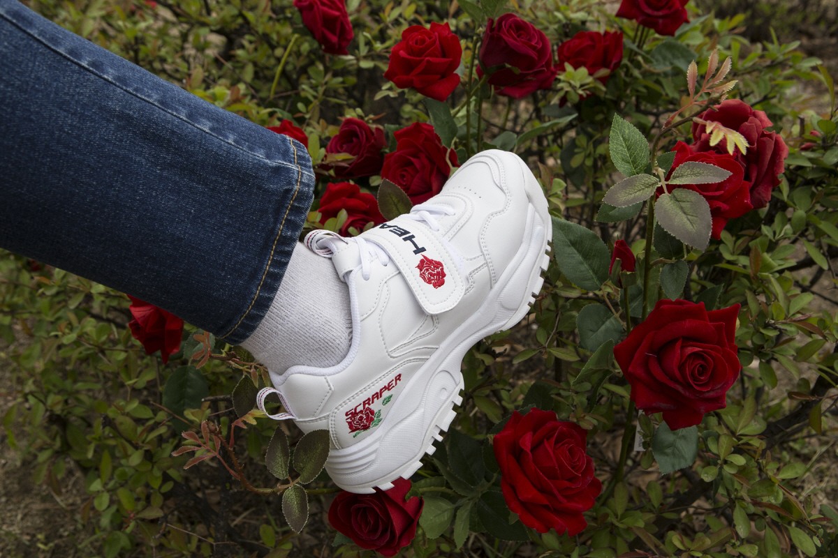 ▲헤드 스크래퍼 로즈 (사진제공=코오롱FnC)