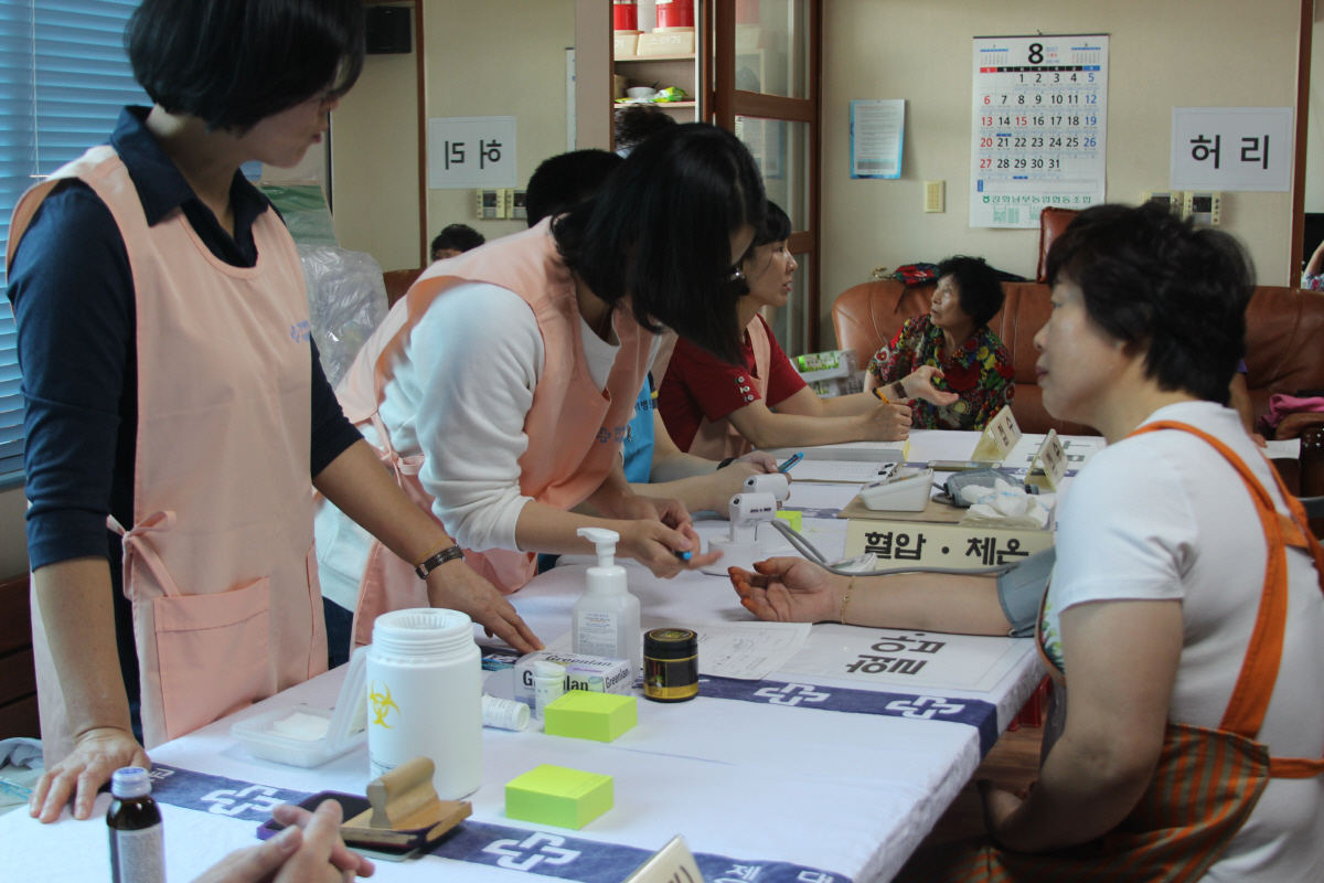 ▲수협재단은 어업인들을 대상으로 건강검진을 하고 암과 같은 중대 질병이 발견되는 경우 수술비 등 치료에 필요한 후속 지원도 제공하고 있다.  사진제공 수협중앙회