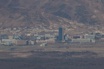 ▲경기도 파주시 접경지역에서 보이는 개성공단 일대