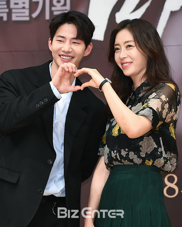 ▲송재림, 송윤아(사진=고아라 기자 iknow@)