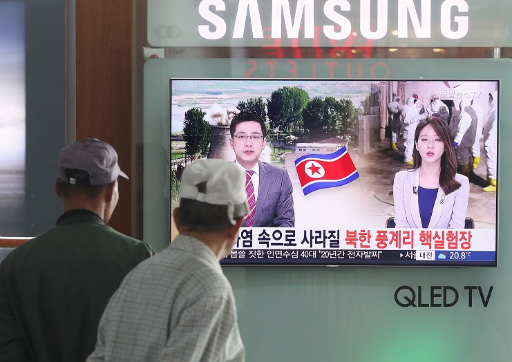 ▲북한이 이르면 열흘 뒤 외국 취재진이 보는 앞에서 풍계리 핵실험장을 폐기하겠다고 발표했다.     북한 외무성은 한국과 미국, 중국, 러시아, 영국 기자들에게 갱도 폭발 등 핵실험장 폐쇄 의식에 대한 취재를 허용할 용의가 있다고 밝혔다.(연합뉴스)