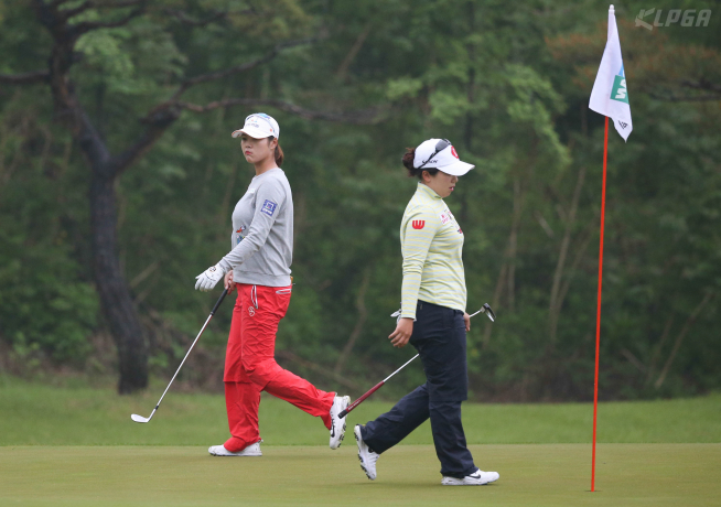 ▲인주연과 김지현2(오른쪽)(사진=KLPGA 박준석 포토)