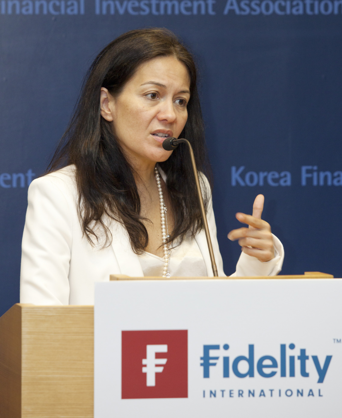 ▲캐서린 영 피델리티자산운용 이머징아시아펀드 인베스트먼트 디렉터가 17일 여의도 금융투자협회ㅣ 브리핑룸에서 아시아시장 투자 전망에 대해 설명하고 있다.(사진제공=피델리티자산운용)
