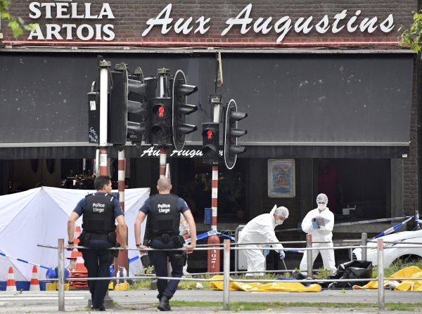▲29일(현지시간)  벨기에 리에주에서 한 남성이 경찰관 2명과 일반인 남성 1명에게 총격을 가해 범인 포함 4명이 숨지는 사건이 발생했다. 리에주/AP연합뉴스
