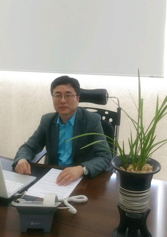 ▲추연우 팜스웰바이오 대표는 4일 이투데이와 만나 본사 원주 이전을 통해 관계사 큐브바이오의 체외진단제품 생산 준비에 본격적으로 돌입하겠다고 밝혔다.(사진제공=팜스웰바이오)