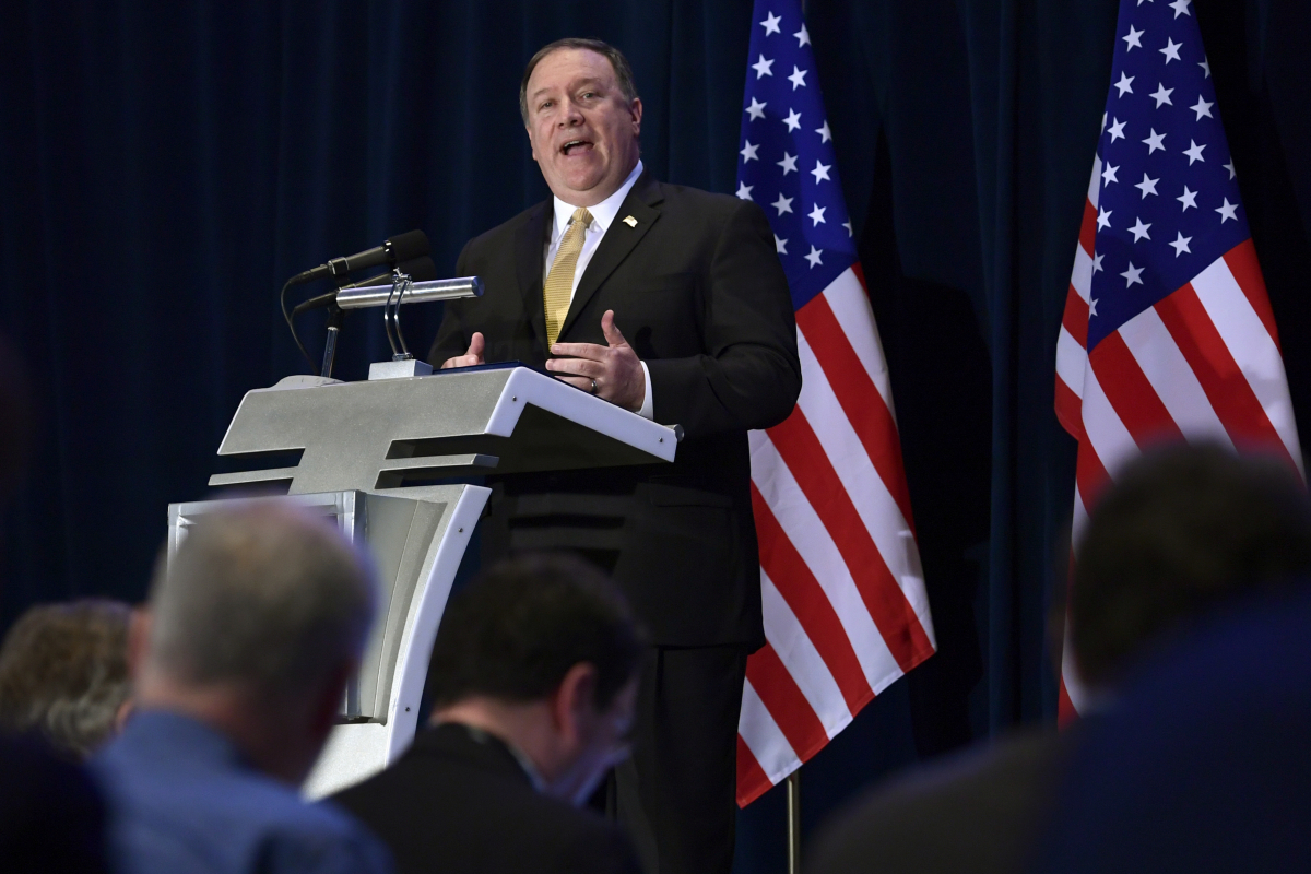 ▲마이크 폼페이오 미국 국무장관이 11일 싱가포르 메리어트 호텔 프레스센터에서 브리핑을 진행하고 있다.(AP연합뉴스)