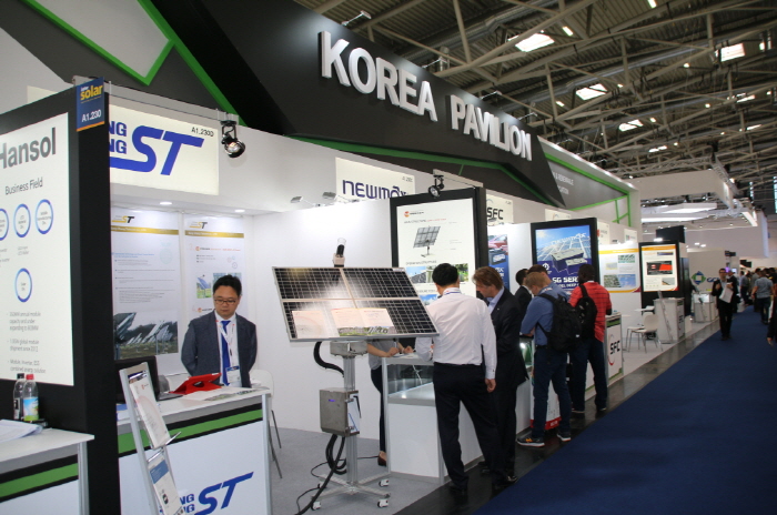 ▲20일(현시시간) 독일 뮌헨에서 개최된 '인터솔라 유럽 2018(Intersolar Europe 2018)'에 설치된 한국관의 모습.  (한국에너지공단)
