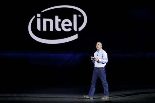 ▲브라이언 크르자니크 인텔 전 최고경영자(CEO)가 1월 라스베이거스에서 열린 세계 최대 가전제품 전시회(CES)에서 발표하고 있다. 라스베이거스/AP연합뉴스
