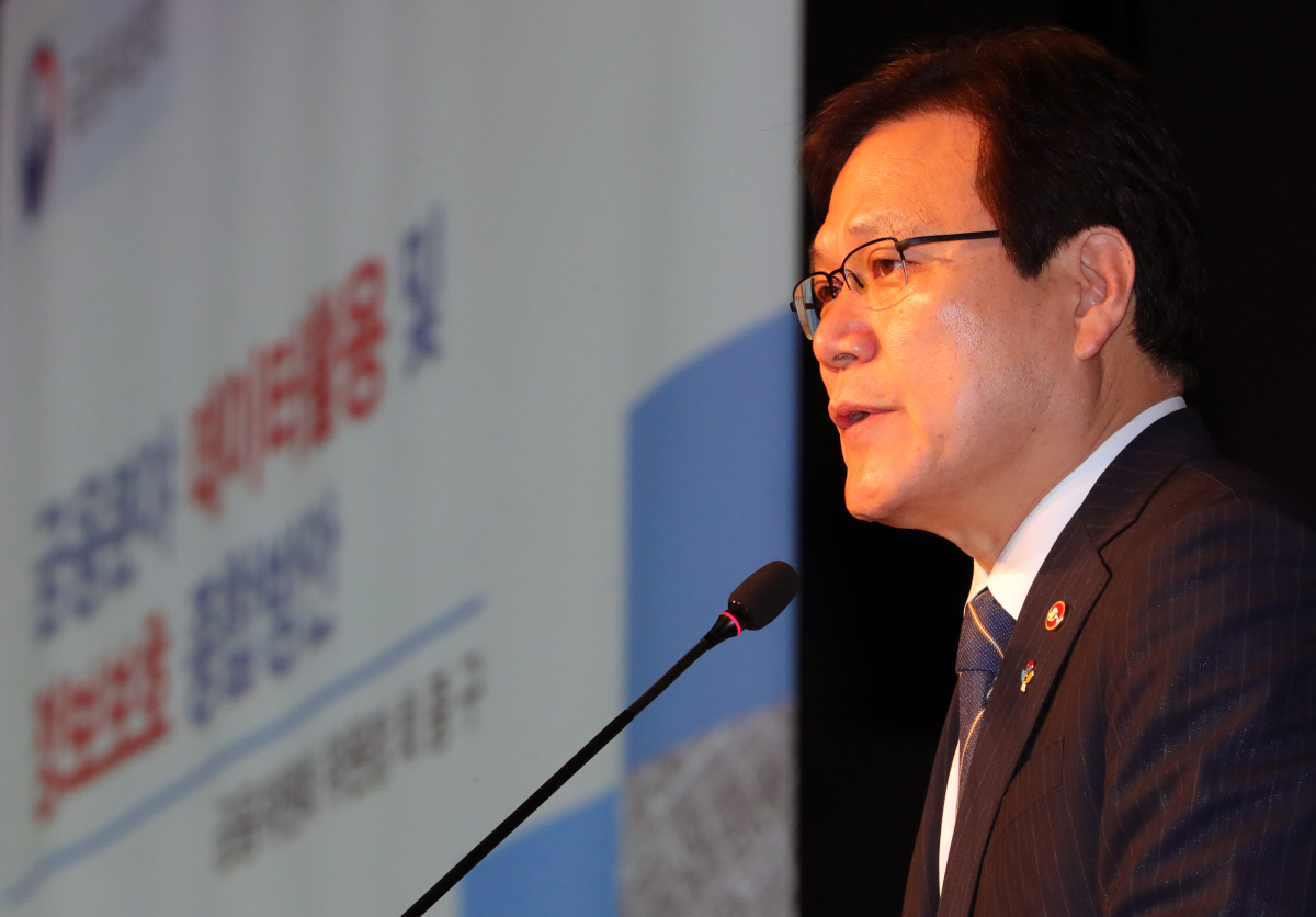 ▲최종구 금융위원장이 22일 오전 서울 중구 더플라자 호텔에서 열린 금융경영인 조찬강연회에서 강연을 하고 있다.(뉴시스)