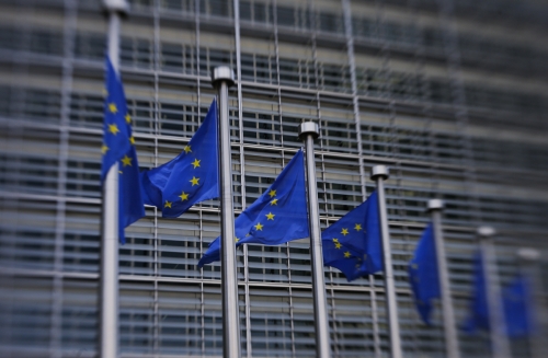 ▲벨기에 브뤼셀에 있는 유럽연합(EU) 본부 앞 EU 상징기.  브뤼셀/EPA연합뉴스
